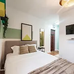Apartment Barcianu Near Old Town & Unirii Square