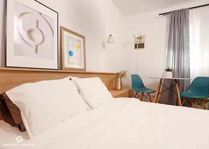 Barcianu Near Old Town & Unirii Square